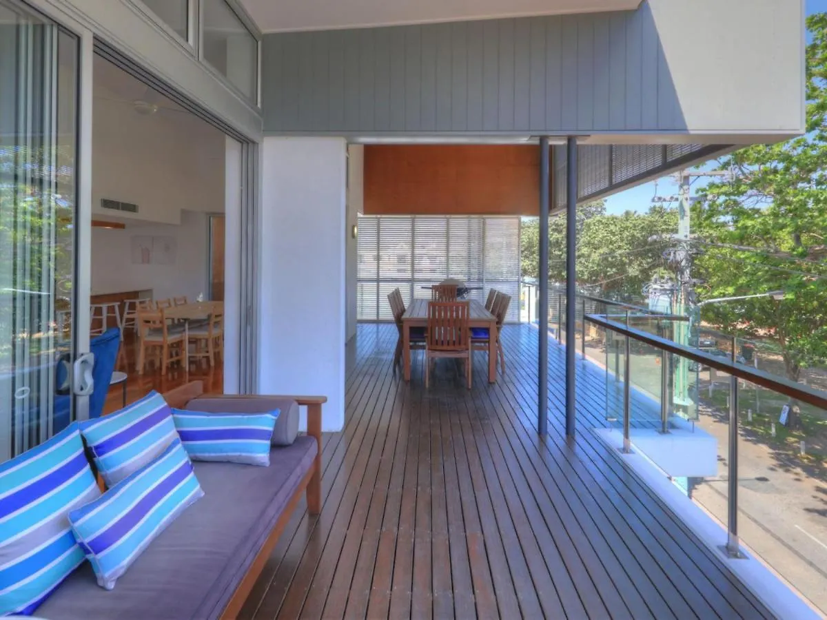 Maggies Beachfront Apartment 5 Horseshoe Bay Australia