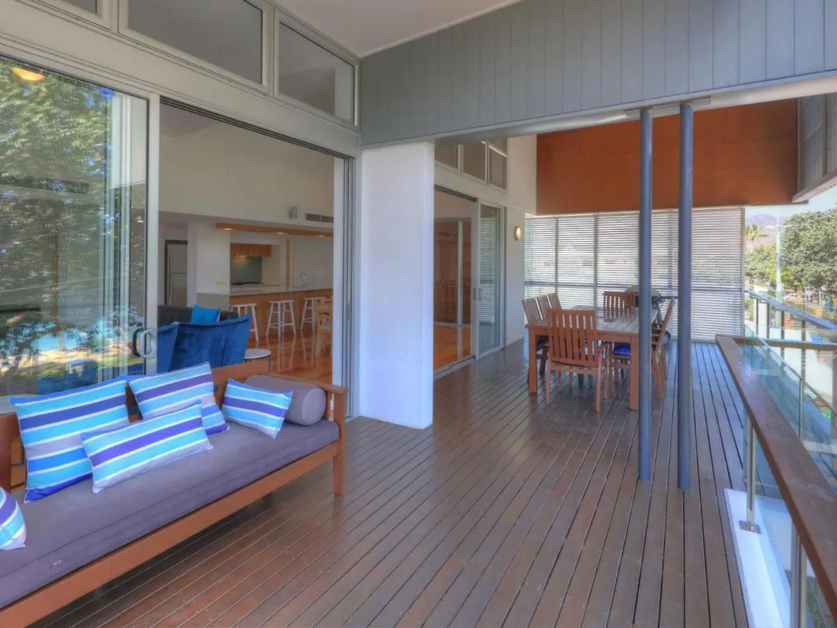 Maggies Beachfront Apartment 5 Horseshoe Bay 0*,